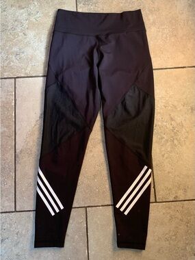 Adidas Black women’s Performance Leggings sz med